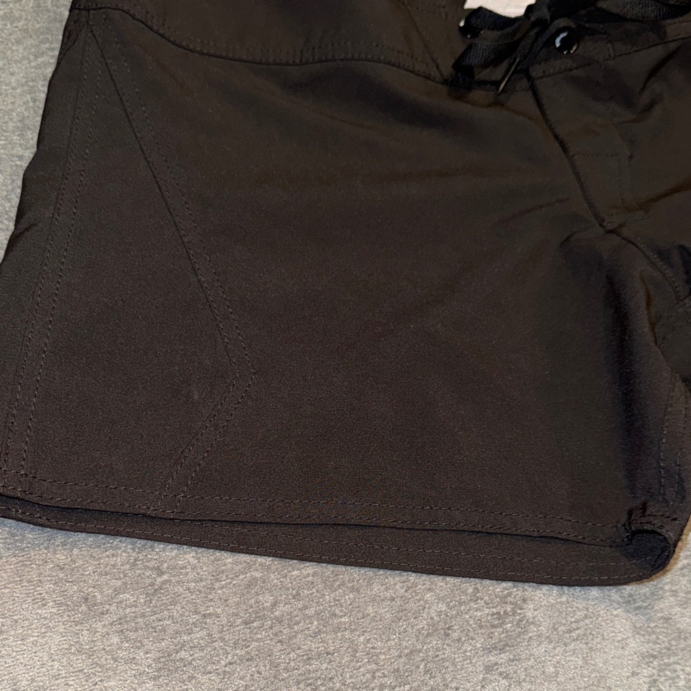 Volcom -Black 4-Way Stretch Surf/SwimShorts | Size 9 | UPF 50+ - Picture 10 of 13
